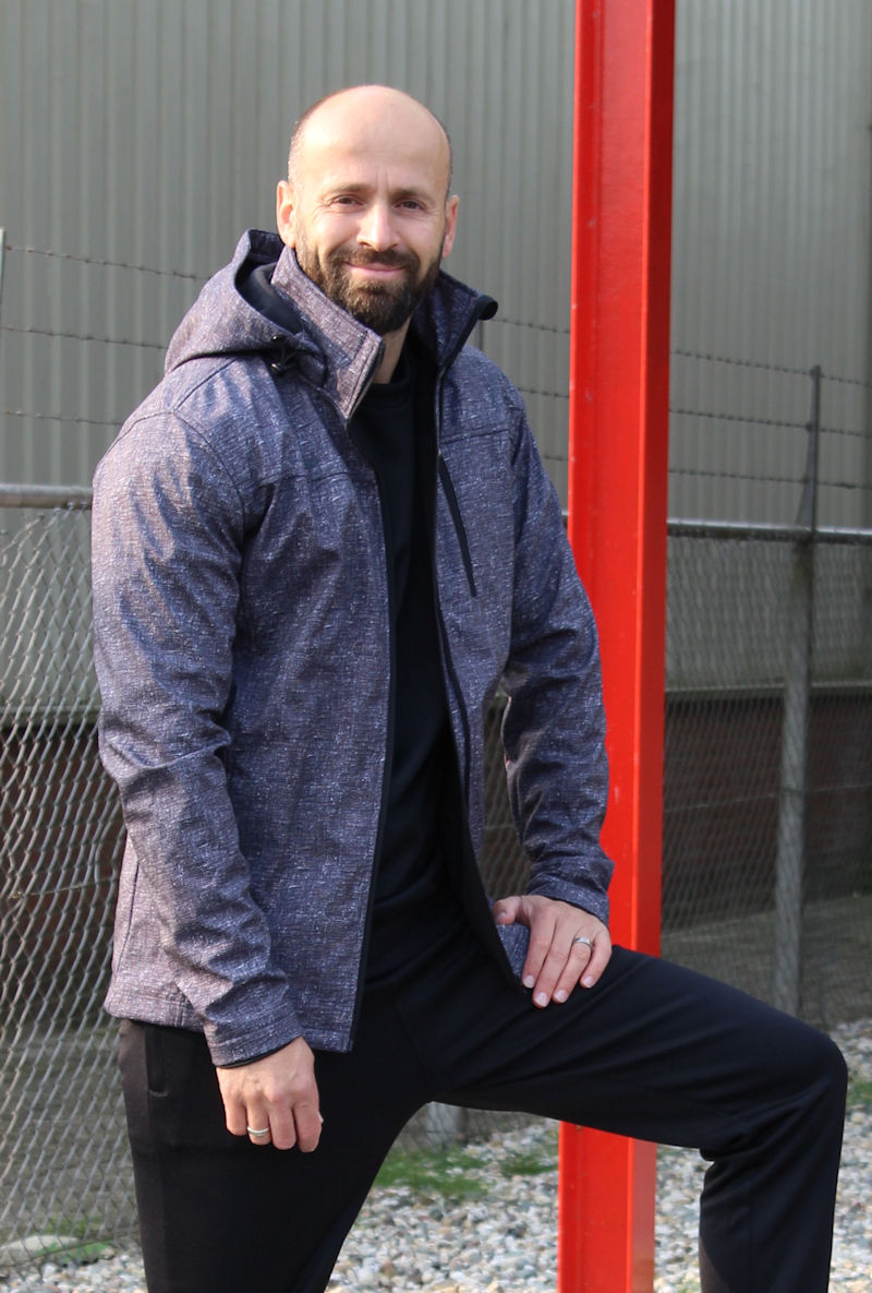 https://www.kwd.nl/media/catalog/product/g/o/goedkope_softshell_jas_1.jpg